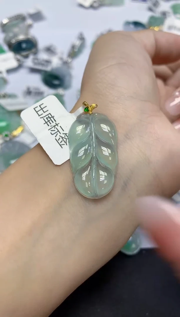 颈饰18K金镶嵌翡翠天然缅甸翡翠A货多样性发一件