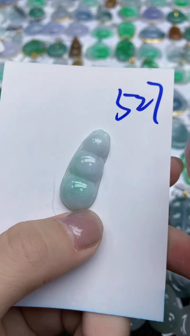 【闪购商品】翡翠颈饰未镶嵌天然翡翠A货