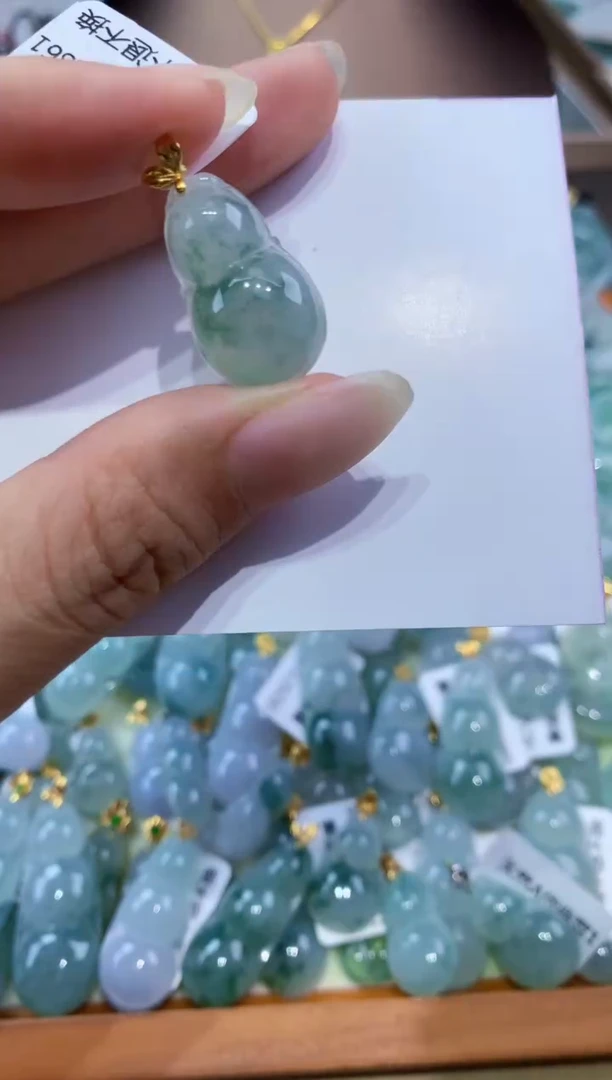 翡翠18K金镶嵌颈饰天然翡翠A货挂件