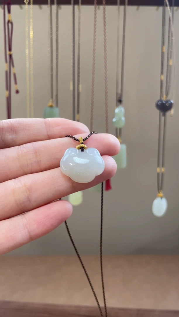 颈饰未镶嵌和田玉和田玉吊坠