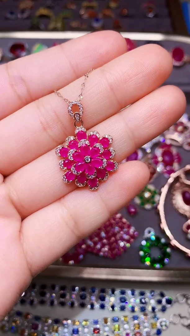 颈饰银S925镶嵌红宝石....