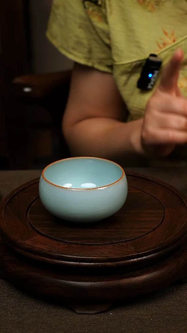 瓷片天青色全手高足罗汉杯 90ML微瑕