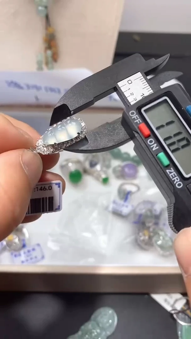 翡翠未镶嵌吊坠(不含链)缅甸A货翡翠挂件