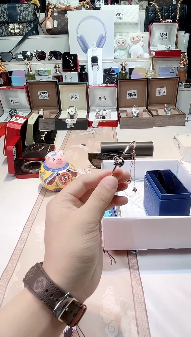 瓷片瓷器 库房到期 全部地板价@@1