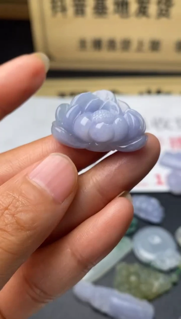 定制翡翠未镶嵌翡翠毛货多样性发其一