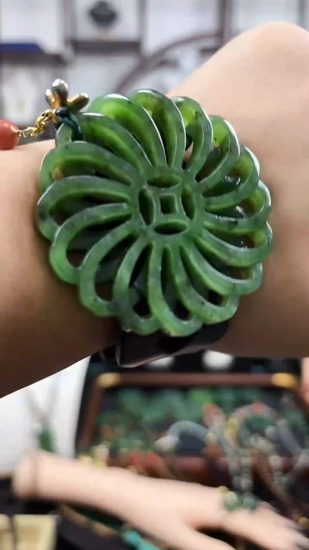 颈饰未镶嵌和田玉时来运转手牌