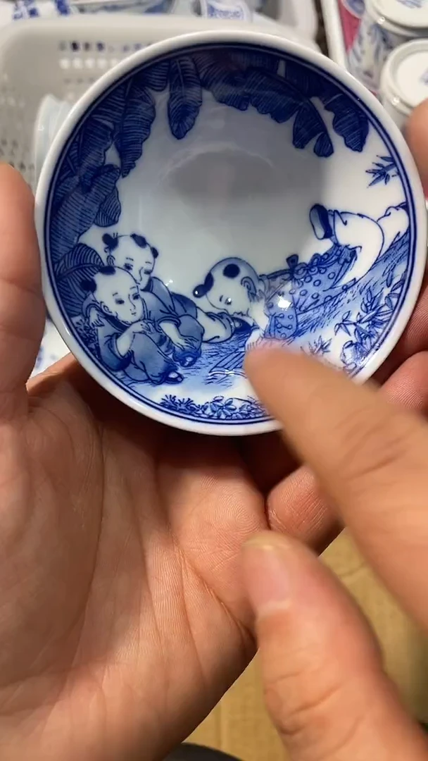景德镇高温釉下童趣杯