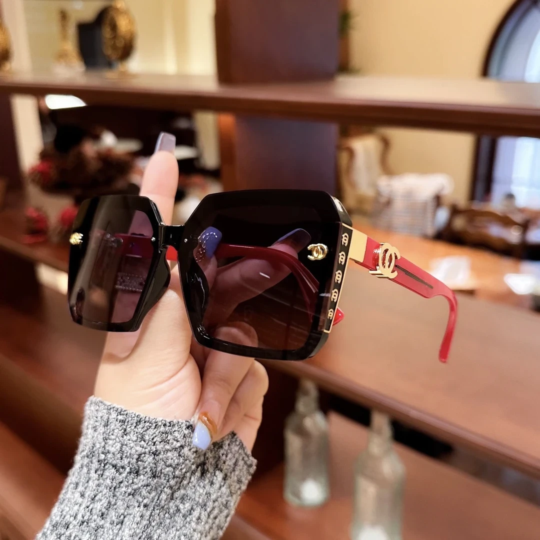 经典时尚太阳镜时尚个性防紫外线太阳镜女偏光墨镜