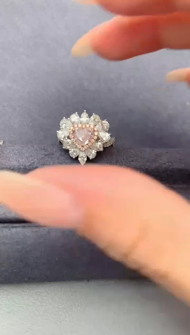 戒指/指环18K金镶嵌钻石1ct粉钻   FG