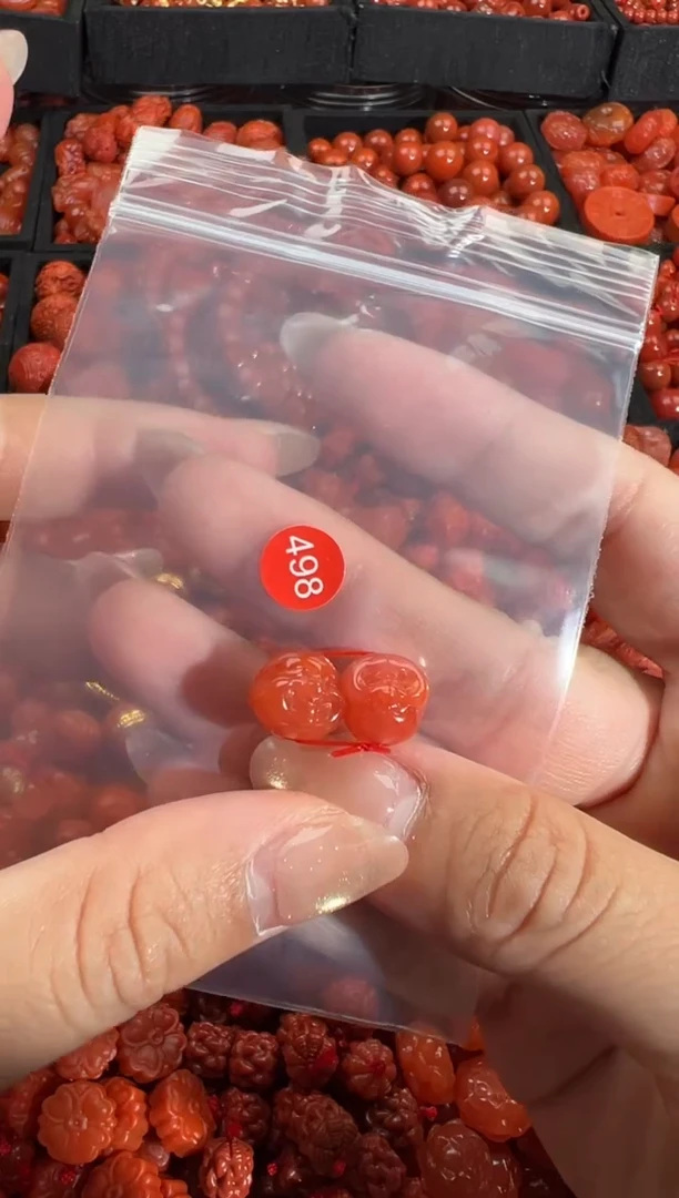 南红玛瑙未镶嵌颈饰1