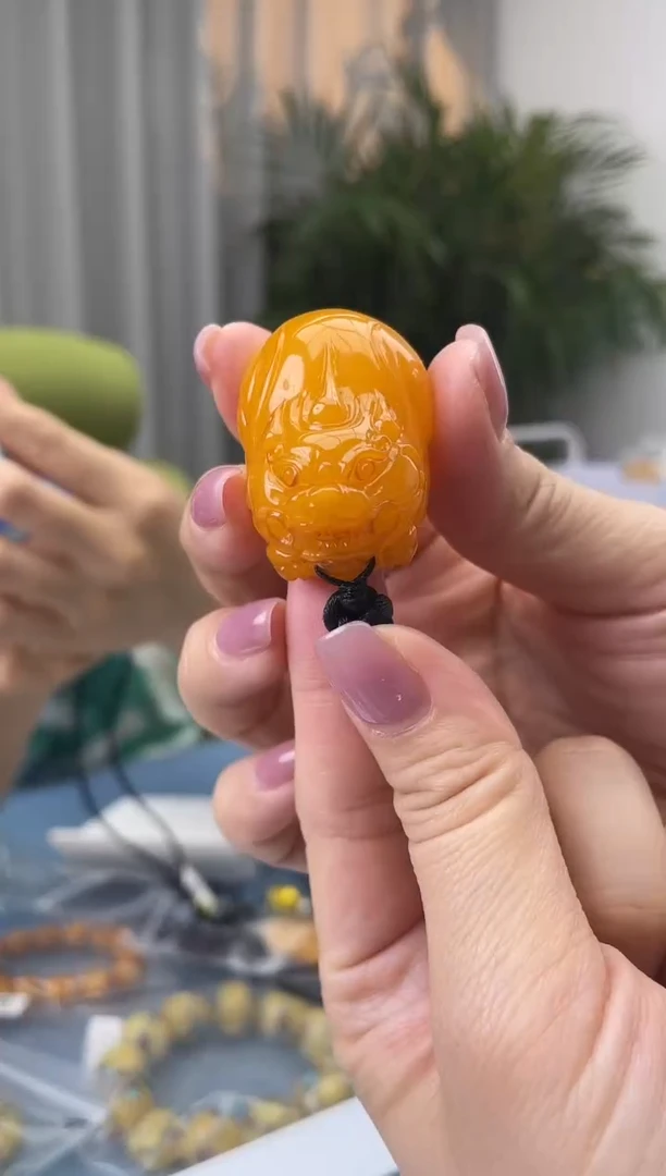 【闪购商品】蜜蜡珠宝奇石未镶嵌假一罚十，微瑕发一件0