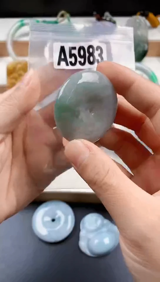 颈饰未镶嵌翡翠天然翡翠吊坠挂件