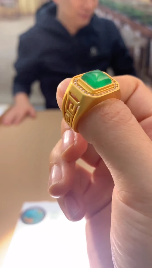 合金颈饰玛瑙/玉髓看****情戒子