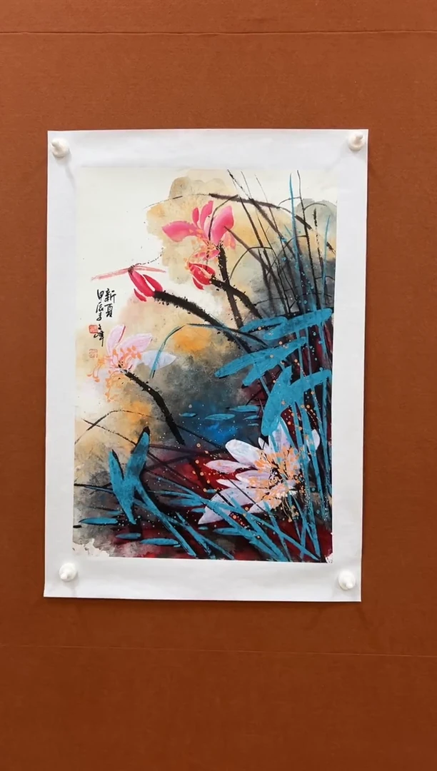 国画李文峰四尺三开亮彩荷花