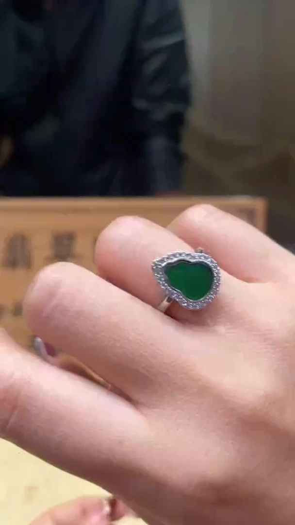 【闪购商品】翡翠颈饰未镶嵌      *100