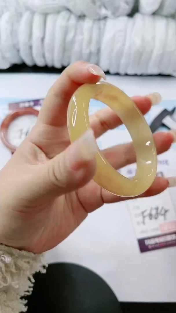 【闪购商品】石英质玉手镯未镶嵌多样性发货F684