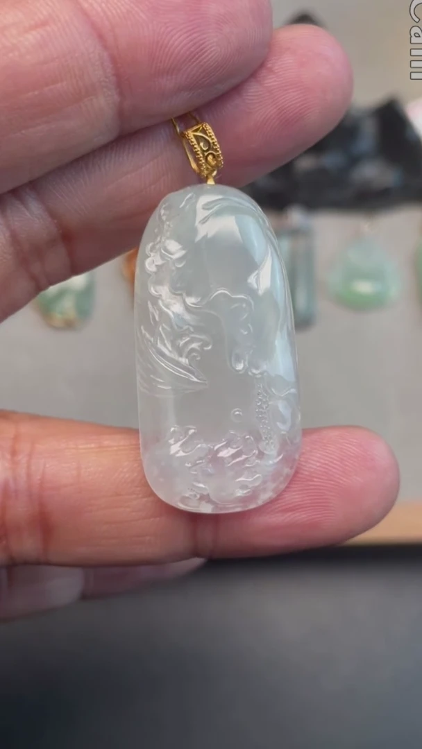 【闪购商品】翡翠吊坠(不含链)18K金镶嵌天然缅甸翡翠A货