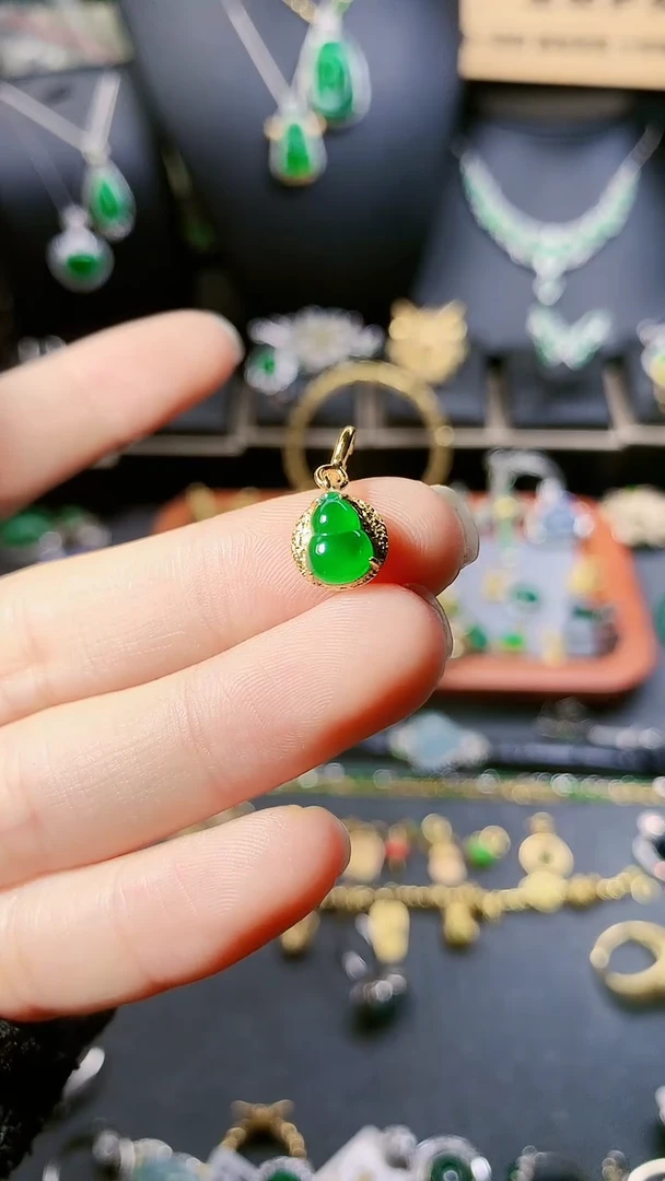 【闪购商品】翡翠吊坠(不含链)银S925镶嵌小提留