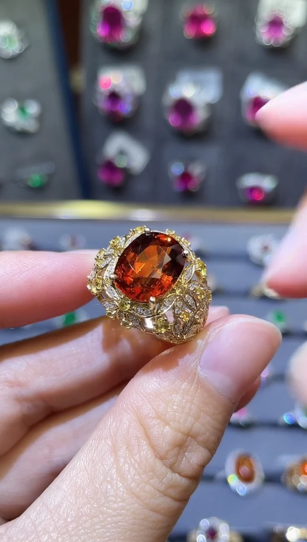 【闪购商品】石榴石（芬达石）戒指18K金镶嵌*