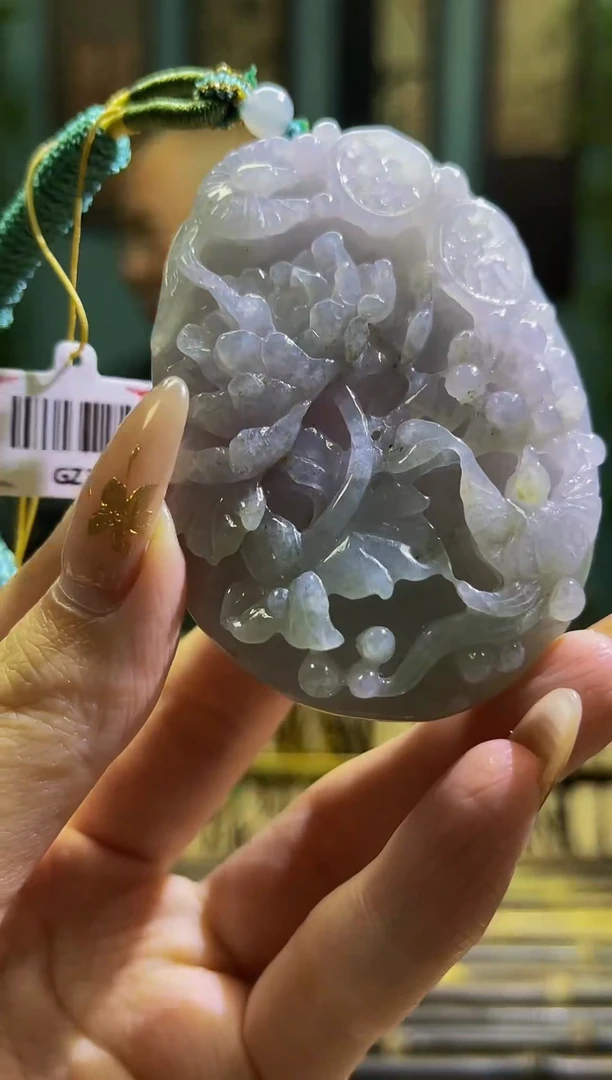 翡翠未镶嵌颈饰MFC072250