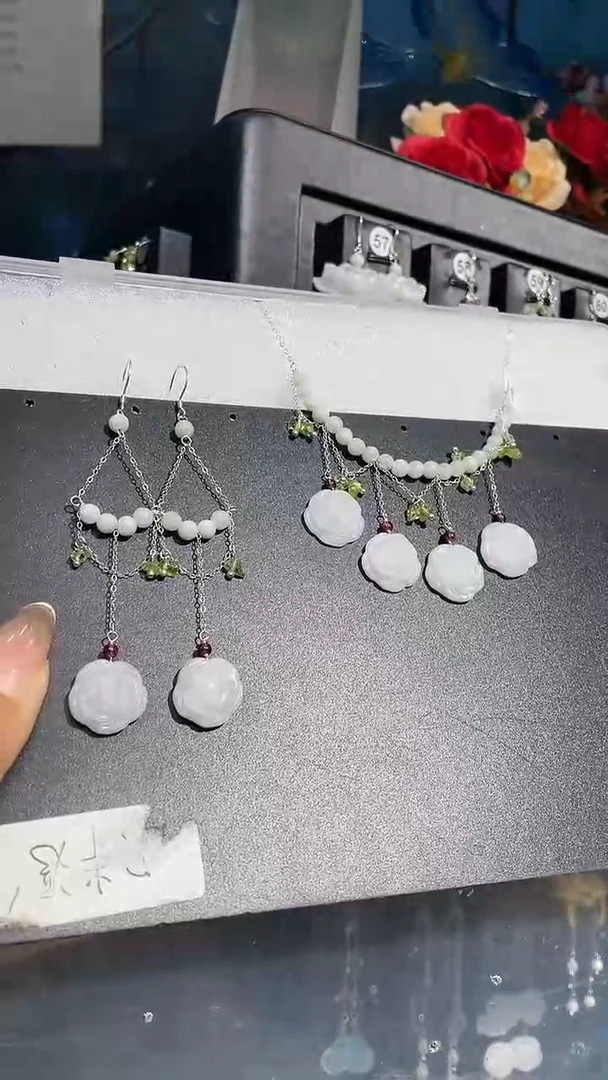 银S925镶嵌耳饰紫晶给***子 给你一下子