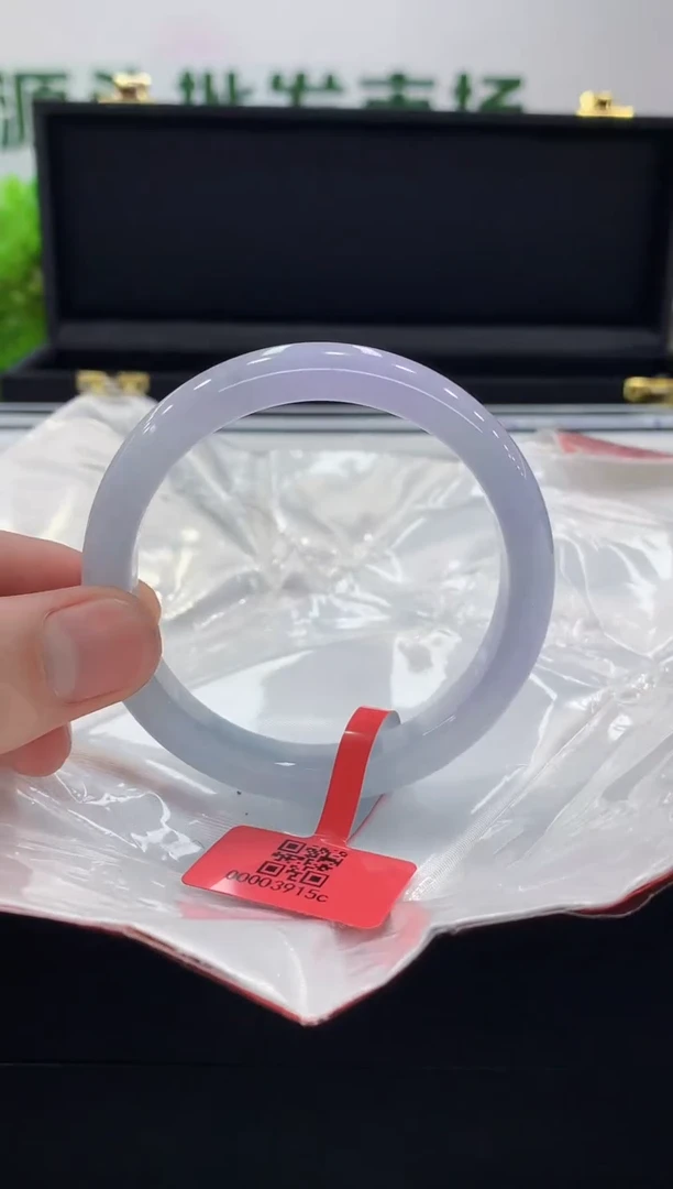 翡翠手镯未镶嵌手镯