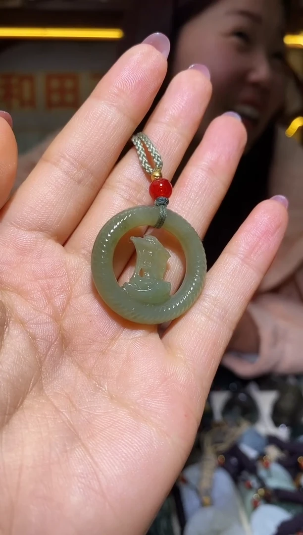 颈饰未镶嵌和田玉1