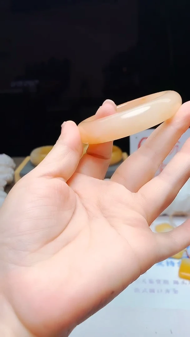 石英质玉手镯未镶嵌185-5455