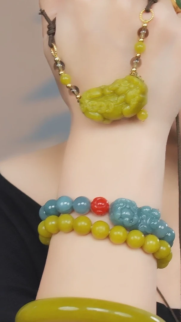 未镶嵌岫玉吊坠和**玉多样性发货一件