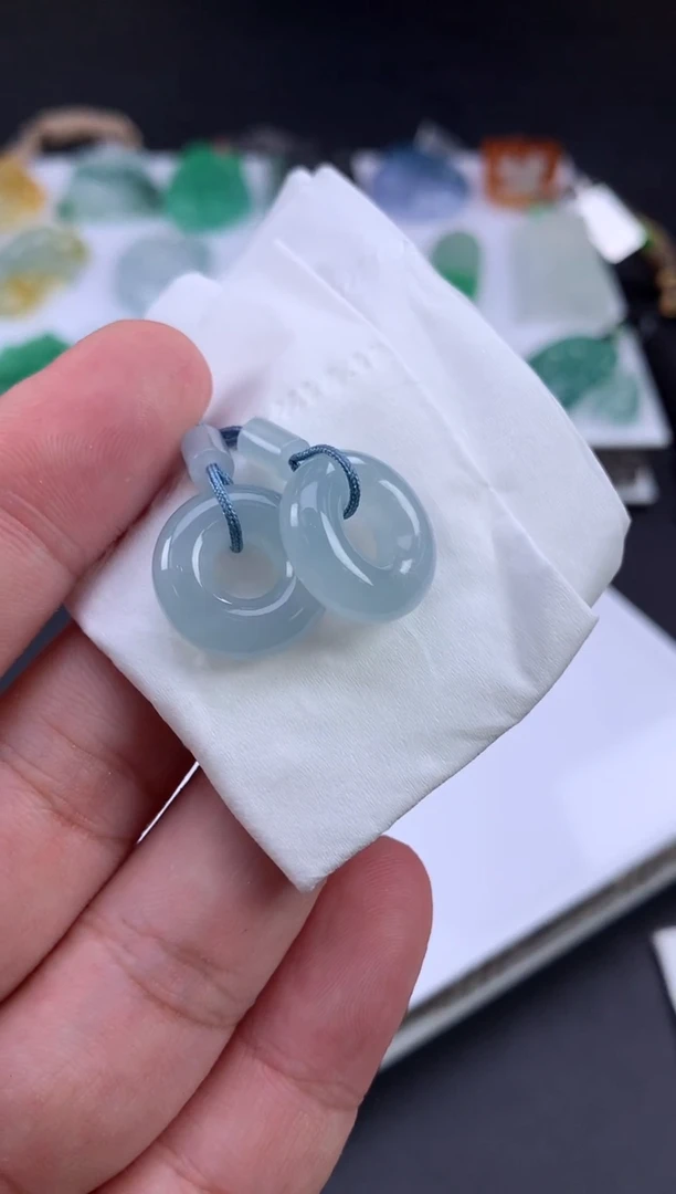 未镶嵌定制翡翠小**天翡翠