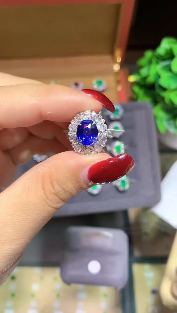 戒指蓝宝石18K金镶嵌3.09ct
