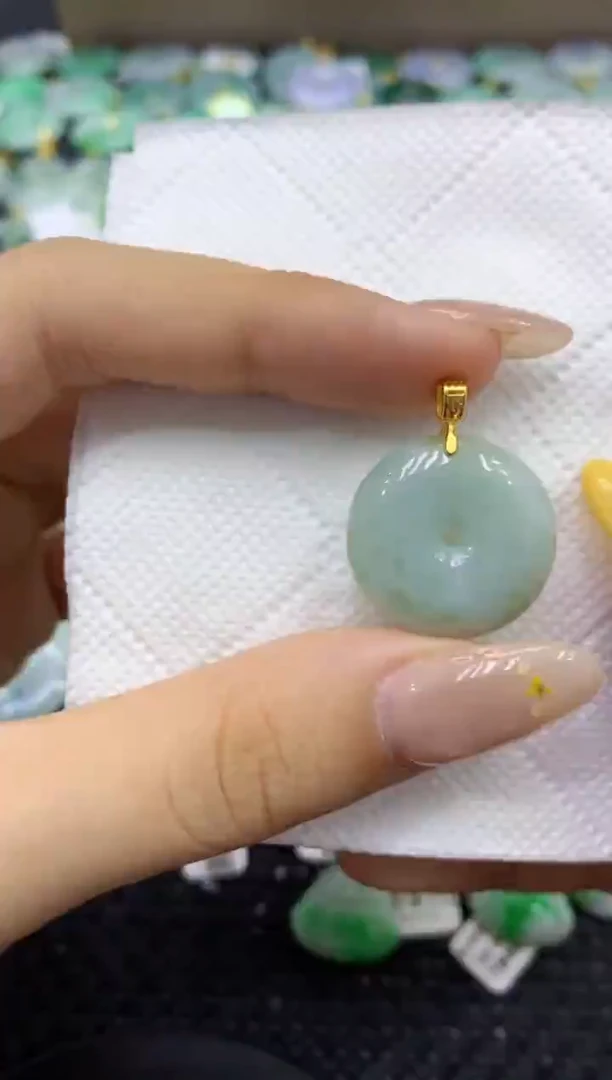 颈饰未镶嵌翡翠天然缅甸翡翠A货