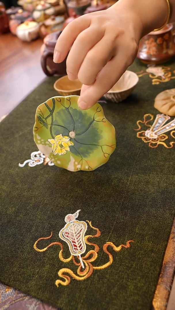 茶壶紫砂白玉段荷叶杯垫