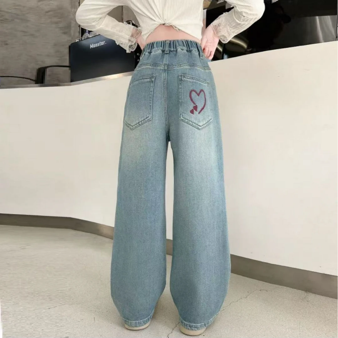 C2570春秋新款女童后袋刺绣大小爱心牛仔裤