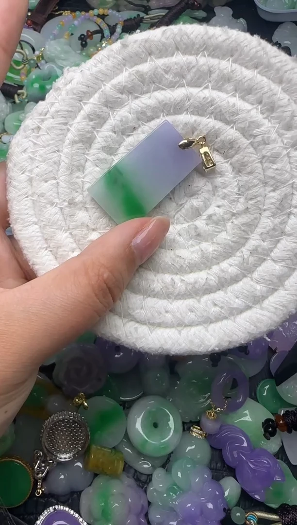 颈饰未镶嵌翡翠缅甸翡翠吊坠