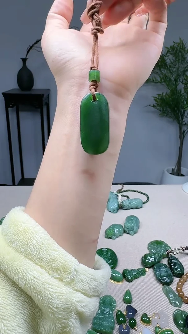 未镶嵌和田玉挂件1