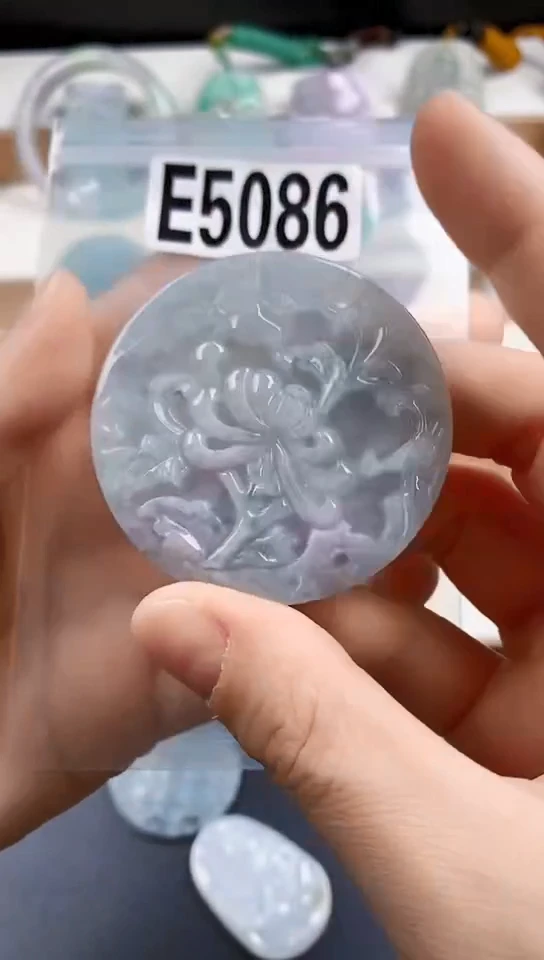 颈饰未镶嵌翡翠天然翡翠吊坠挂件