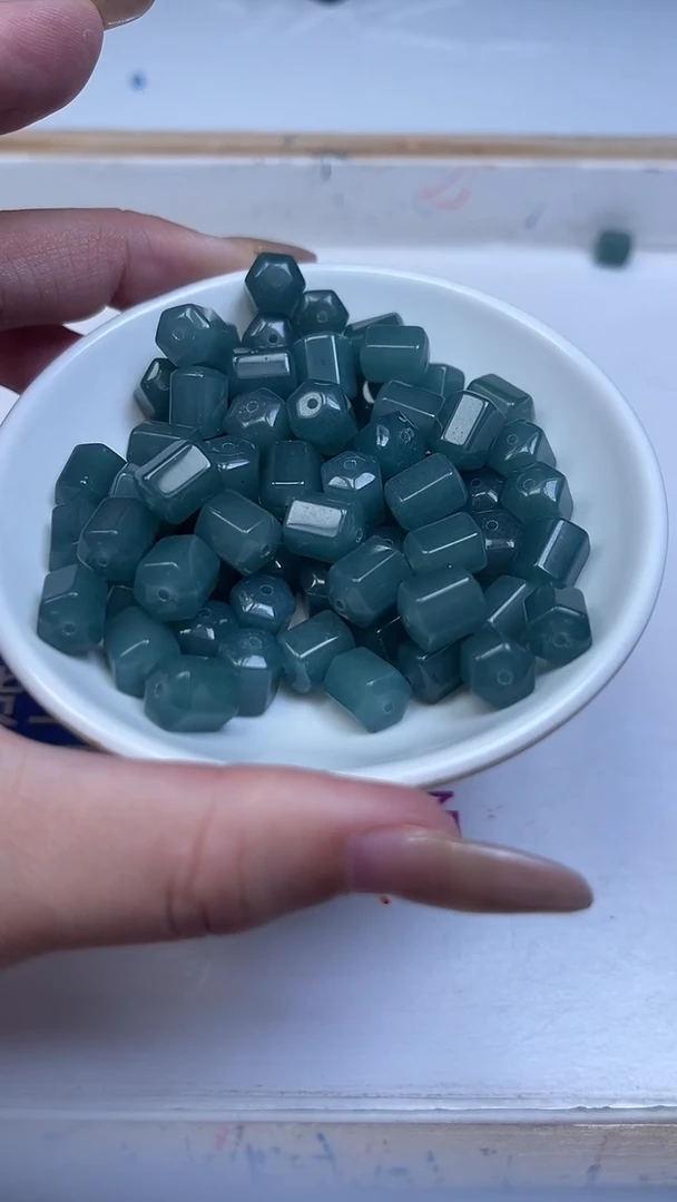 未镶嵌散珠石英质玉A1948 蓝 水 玉六棱桶珠8*10mm10颗9.9元