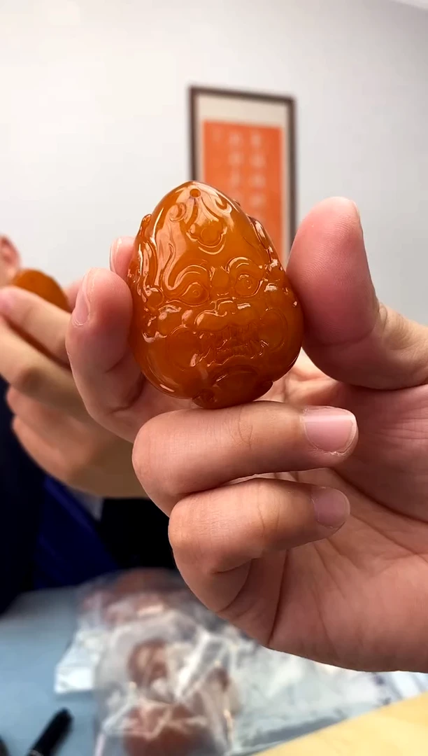 蜜蜡未镶嵌珠宝奇石微瑕貔貅发一件赠绳025