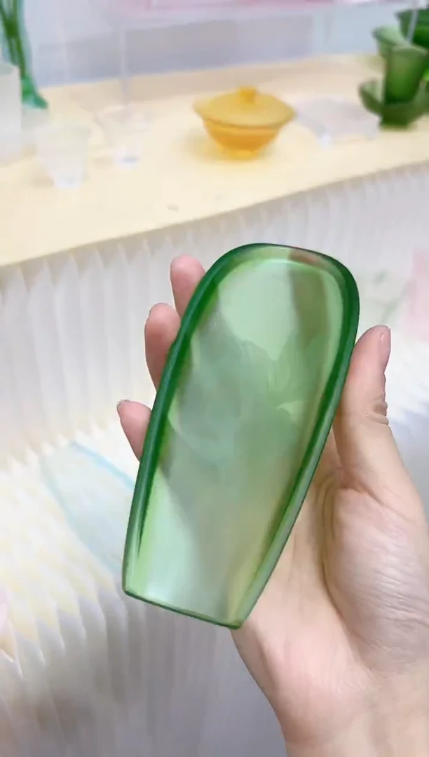 琉璃闪购金玉茶荷绿色