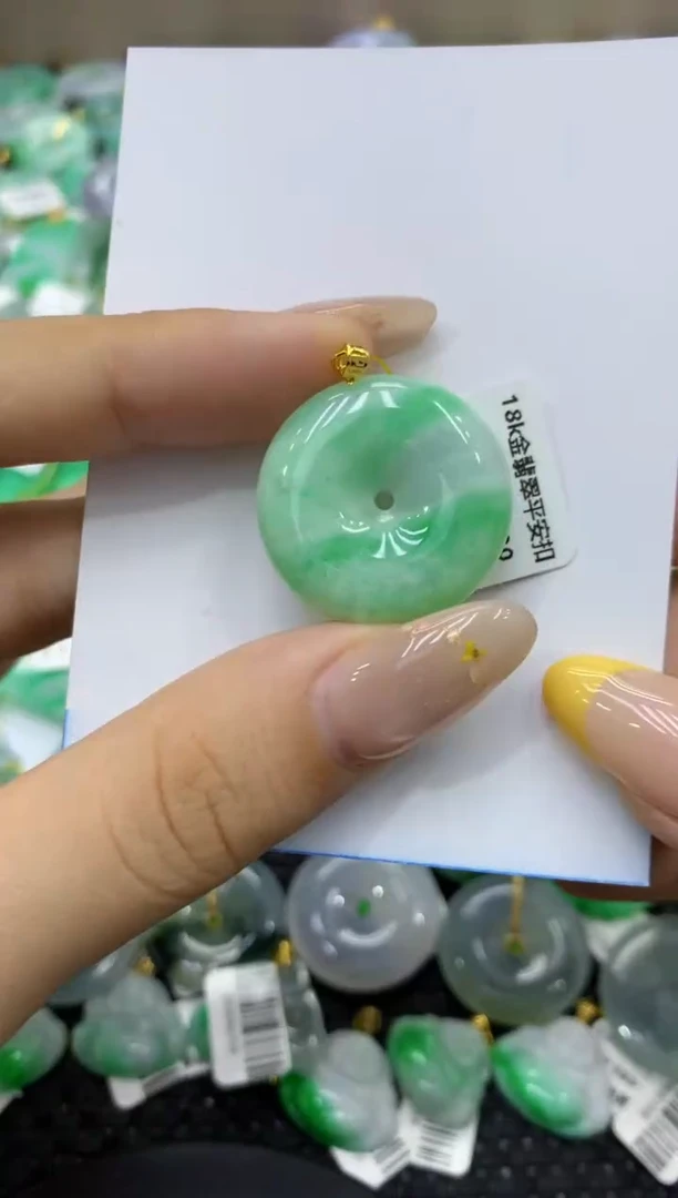颈饰18K金镶嵌翡翠天然缅甸翡翠A货