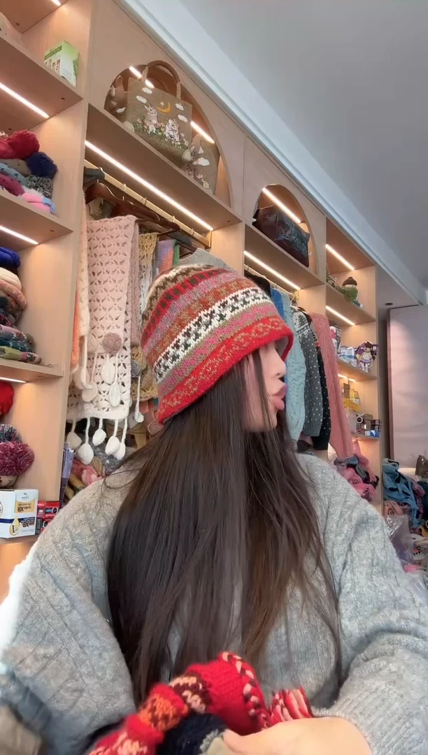 羊毛新年红提花帽