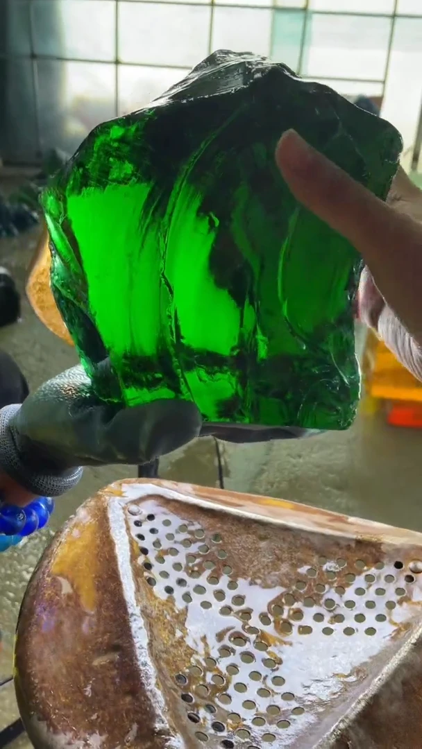 新疆彩石摆件奇石