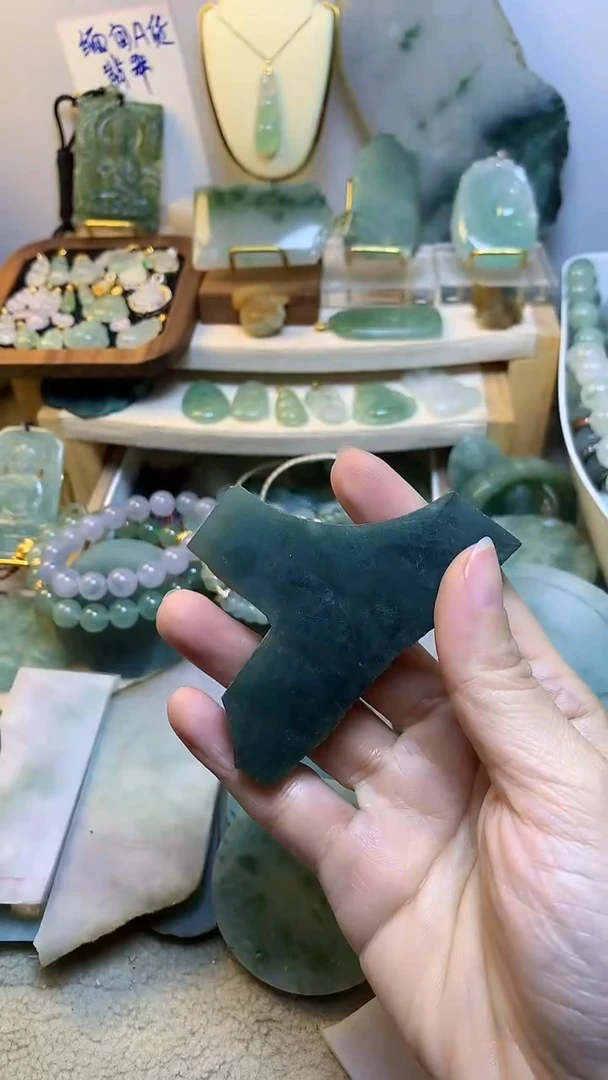未镶嵌挂件翡翠躲****锅 缅甸A货翡翠，没有运费险