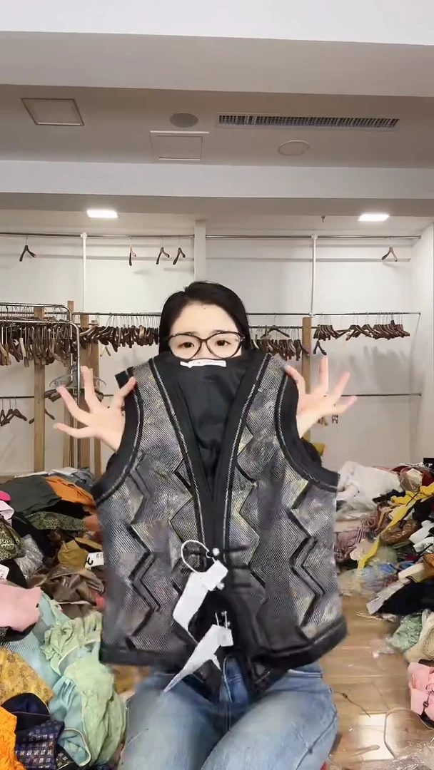 马甲   M  115以里