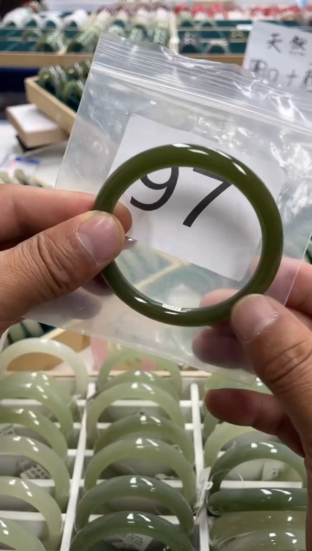 未镶嵌手镯和田玉和田玉手镯61+ 圈 97号