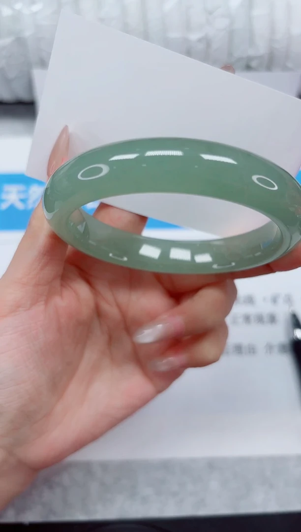 未镶嵌手镯石英质玉240-60东