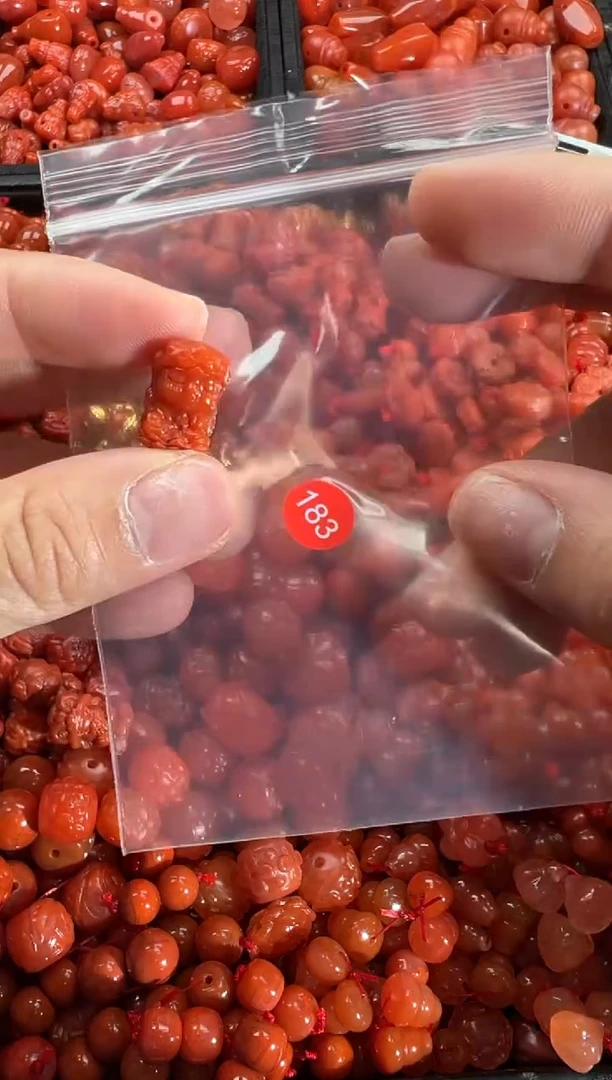 【闪购商品】南红玛瑙颈饰未镶嵌1