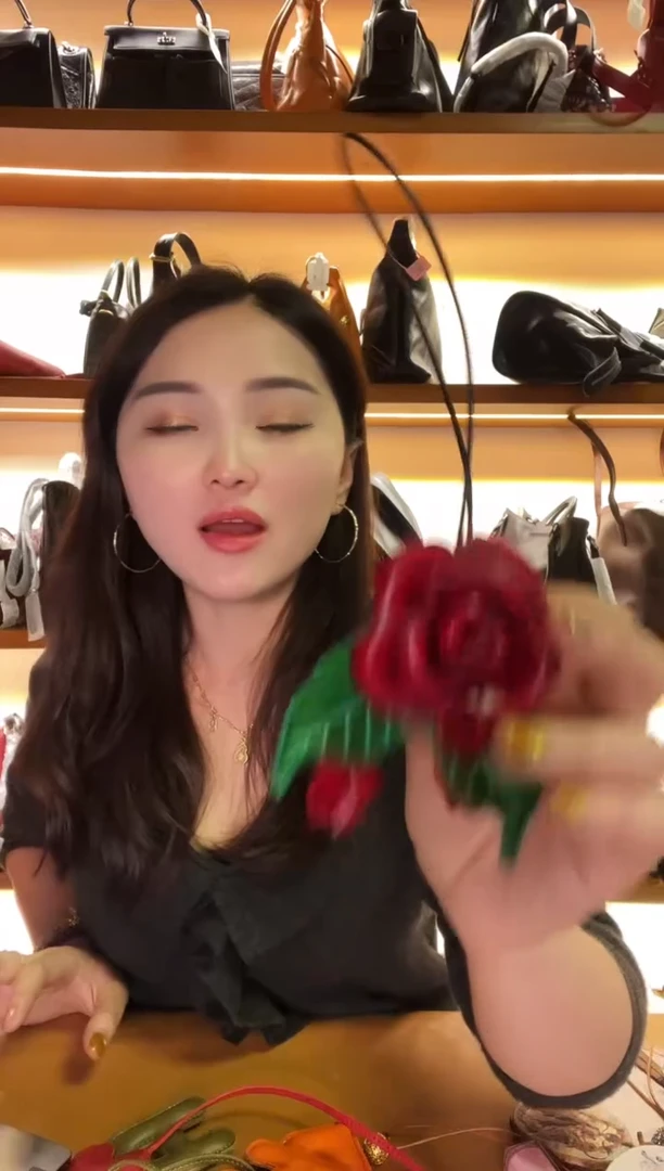 牛皮（革）高端订制时尚百搭女士挂件