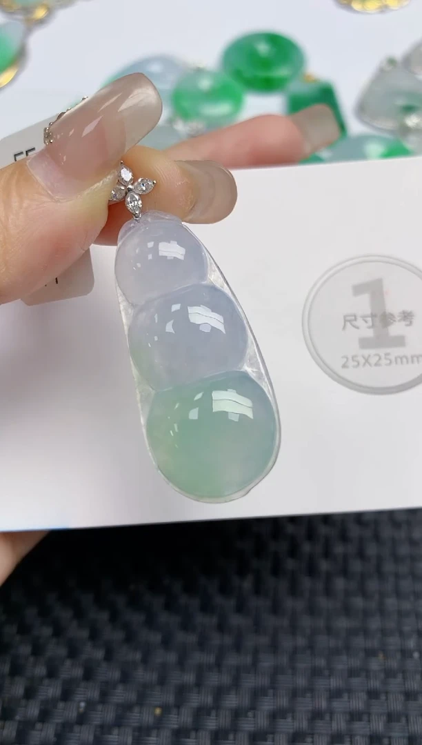 颈饰18K金镶嵌翡翠 天然缅甸A货翡翠百元以上9元证书费自理
